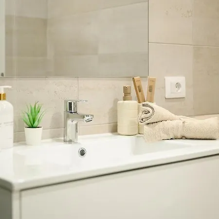 Home2rest At Gigantes - 1 Min To Beach, Restaurants, Center - 1bdr Διαμέρισμα