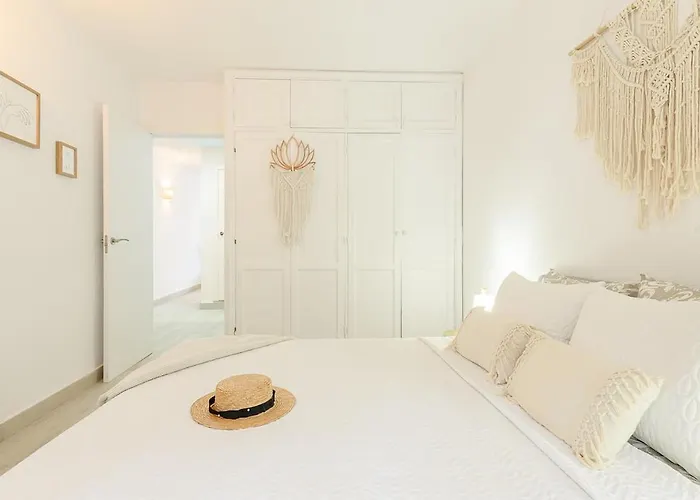 Home2rest At Gigantes - 1 Min To Beach, Restaurants, Center - 1bdr * Акантиладо-де-Лос-Хигантес