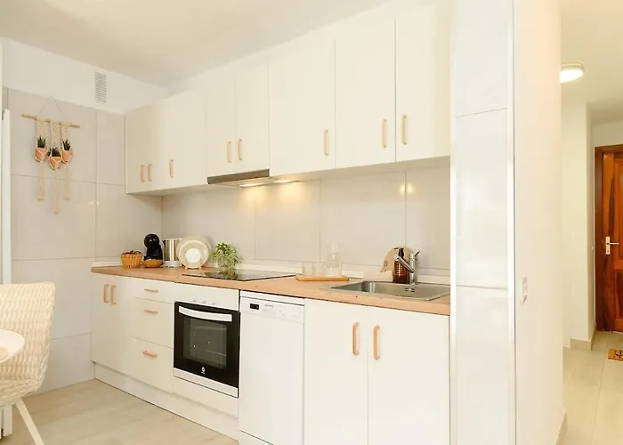 Home2rest At Gigantes - 1 Min To Beach, Restaurants, Center - 1bdr * Акантиладо-де-Лос-Хигантес